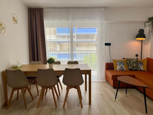 Cómodo Apartamento cerca de la playa de San Antonio, dos baños