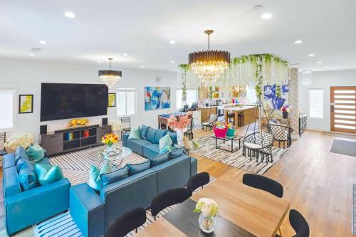 Χώρος καθιστικού στο G- Luxe NoHo Family Home near Universal 15m and Hollywood 10m