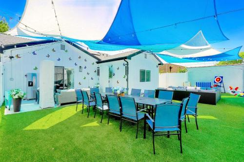 Φωτογραφία από το άλμπουμ του G- Luxe NoHo Family Home near Universal 15m and Hollywood 10m σε Hewitt
