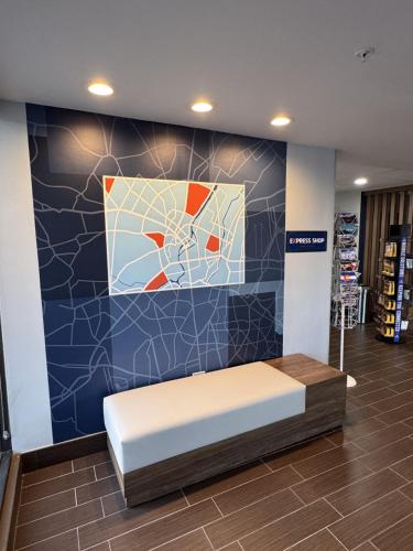 Postel nebo postele na pokoji v ubytování Holiday Inn Express Denver Central - North