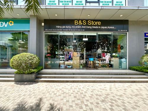 a store front of a shopping center at Lux Studio Apt In Vinhomes Convenient To Airport in Hanoi