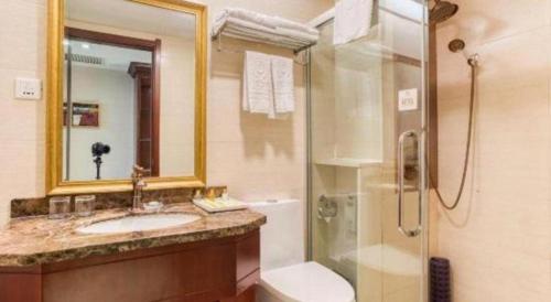 Bilik mandi di Changchun Global Hotel