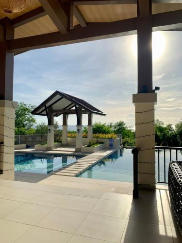 Bazén v ubytování Panglao-Island Condo Unit Rental 1 nebo v jeho okolí