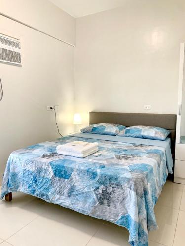 Postel nebo postele na pokoji v ubytování Panglao-Island Condo Unit Rental 1