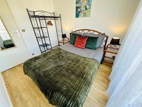 FREE Parking, Proche Gare, PLAGE, Centre, Netflix