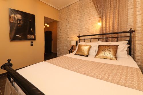 IRIDA COZY HOUSE center