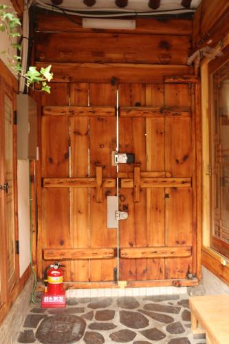 Фотография из галереи Dajayon Hanok Stay в Сеуле
