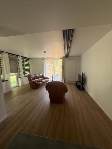 Afbeelding uit fotogalerij van L échappée verte - 6 voyageurs - 2 chambres in Barr