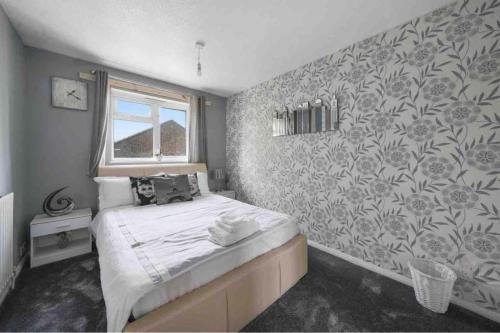 Fotografie z fotogalerie ubytování 5 Bed House - Sleeps 10 - Garden - Parking - Wifi v destinaci Aylesford