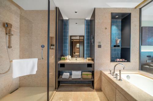 Koupelna v ubytování Wyndham Garden Hotel Yiwu International Trade City