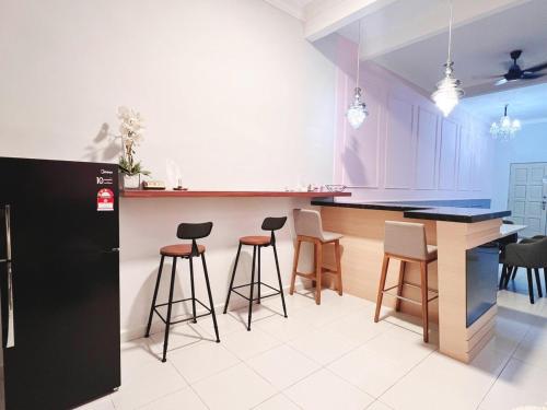 Gambar di galeri bagi Sitiawan 2-storey 4room5BedsWifi 10pax near Jetty di Sitiawan