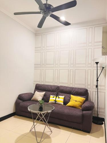 Ruang duduk di Sitiawan 2-storey 4room5BedsWifi 10pax near Jetty