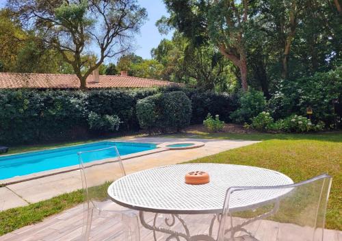 Photo de la galerie de l'établissement ROSES - Villa d'architecte de plain-pied, à Soorts-Hossegor