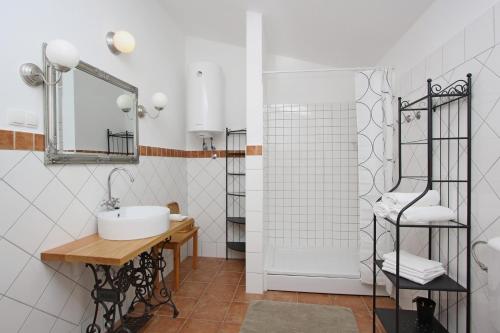 Ein Badezimmer in der Unterkunft Villa Histra