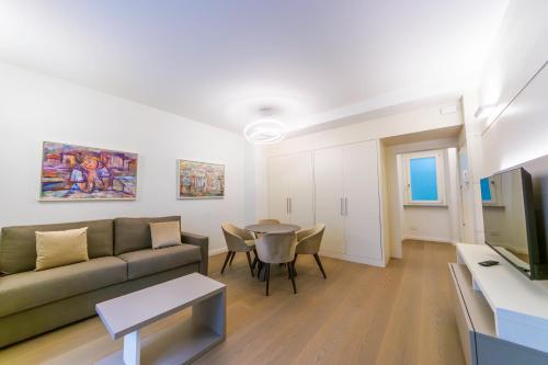 TV a/nebo společenská místnost v ubytování Arona Palace