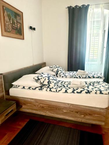 Top Location Downtown & Beach Bacvice Apartment