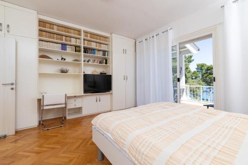Μια τηλεόραση ή/και κέντρο ψυχαγωγίας στο Apartments Dobronic