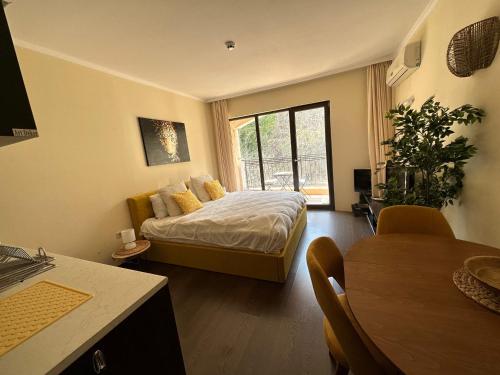 Postel nebo postele na pokoji v ubytování Bendita Mare Apartment - Golden Sands