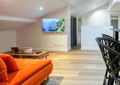 Atypique sous chateau vieille ville AC