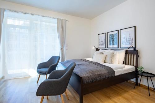 Balcony - Modern - Very Comfy