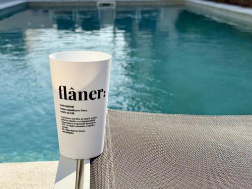 Flâneurの敷地内または近くにあるプール