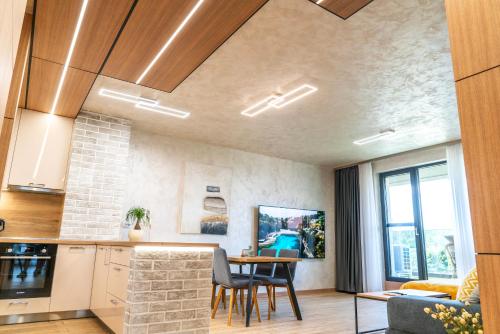 ครัวหรือมุมครัวของ Business Park Premium, 2B lux flat, free garage