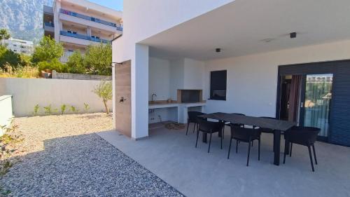Modern Villa Dado with Heated Pool & Sea View in Makarska