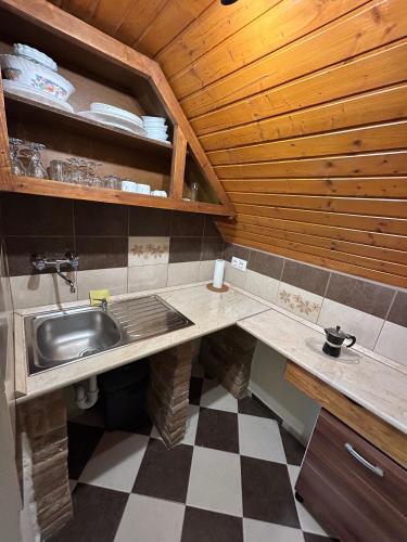Bilik mandi di Demona apartman Balatonboglár