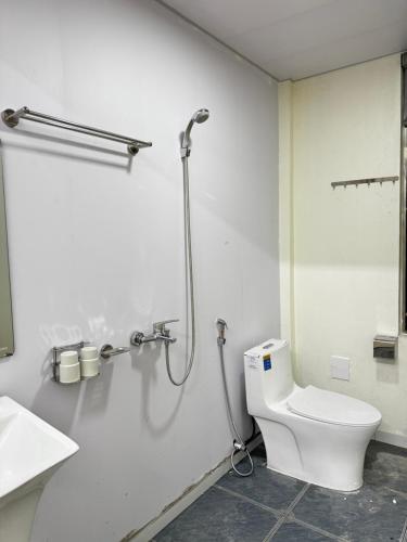 Koupelna v ubytování nhà nghỉ Ngân Hà