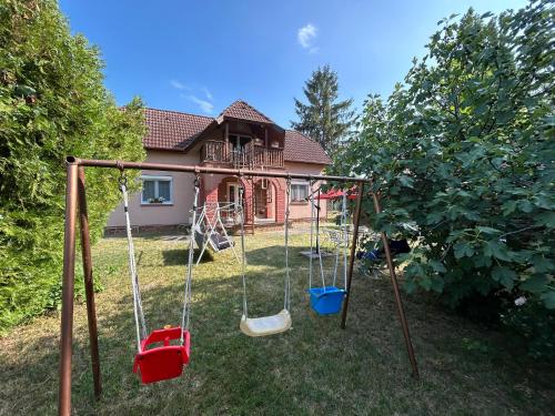 Taman di luar Demona apartman Balatonboglár