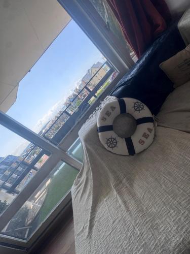 Postel nebo postele na pokoji v ubytování Logement entier dans le port de Deauville