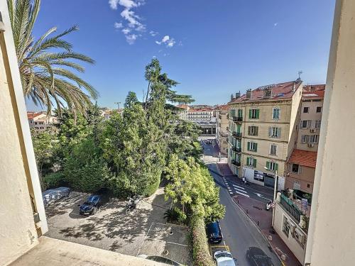 60 m2 private parking, 600 m Palace & beaches