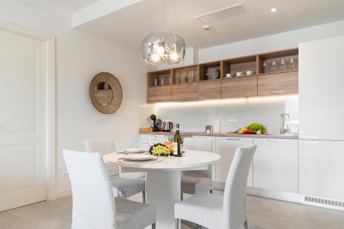 Η κουζίνα ή μικρή κουζίνα στο Lustica Apartments Central
