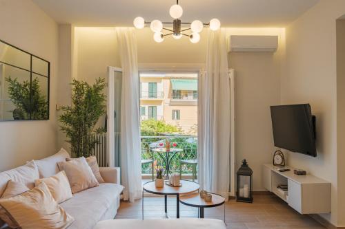 Chic Corfu Town Apt by Marietta