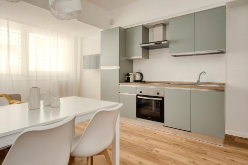 Hostmate - Milano - Imperia - Romolo IULM