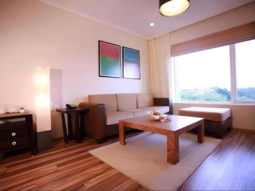 Posezení v ubytování Hotel Diamond Inn-Near IGI -Airport-Terminal-3