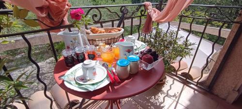 Балкон или терраса в Entre vignes & Piano "Caudalie" chambre d'hôtes