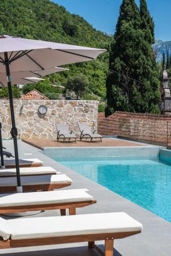 Piscina en o cerca de GuestHouse Mrshe Palace