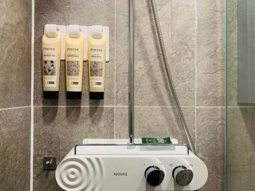 Un baño de Blue Terra Sokcho