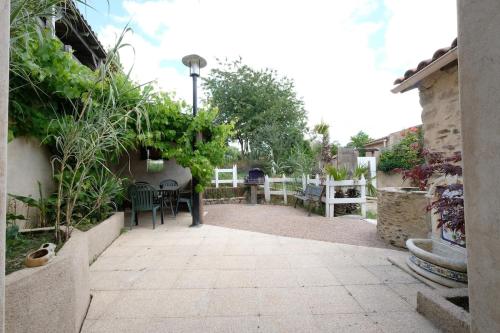 Photo de la galerie de l'établissement La Paillotte, prix sympa proche de la côte, à Saint-Georges-de-Pointindoux