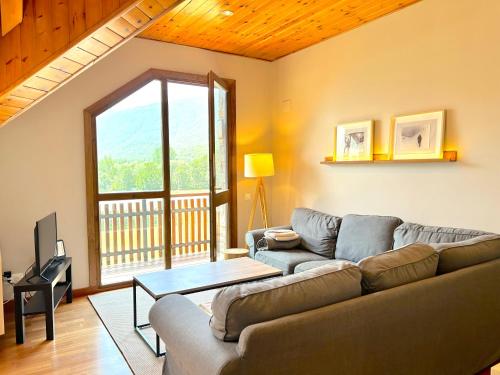 Apartament rústic amb encant i balcó by RURAL D'ÀNEU