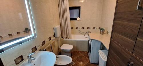 Ένα μπάνιο στο New!!! Family Villa Ana - Luxury Whirpool & Sauna