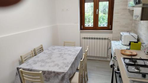 Dapur atau dapur kecil di Dimora felice 2 - centro storico