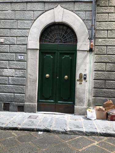 A refuge with a terrace overlooking the Duomo