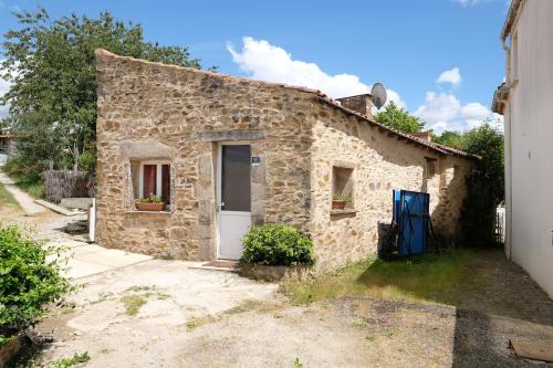Photo de la galerie de l'établissement Gîte Roland Garros, à Saint-Georges-de-Pointindoux