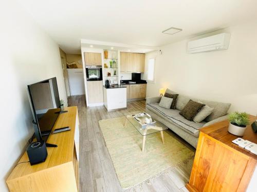 Photo de la galerie de l'établissement Studio lumineux et terrasse ensoleillée Portissol, à Sanary-sur-Mer