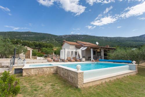 Villa Jure