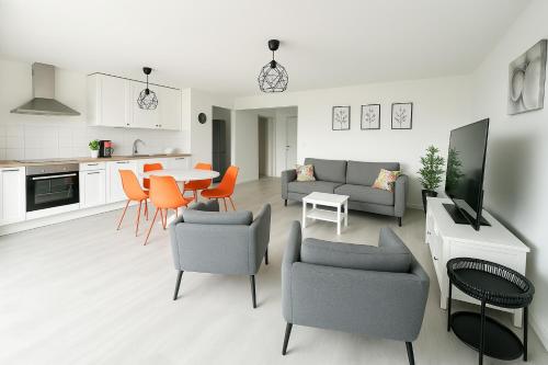 Tiya-Gare Champs sur Marne-Parking Gratuit