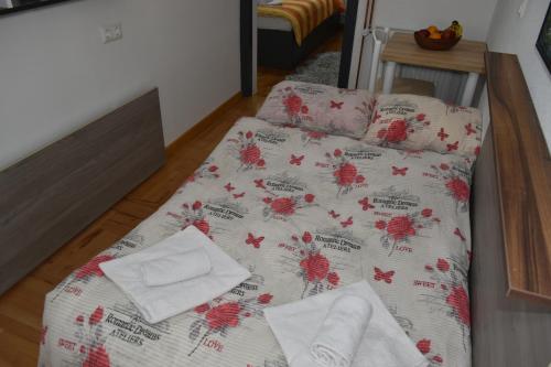 Ένα ή περισσότερα κρεβάτια σε δωμάτιο στο Apartments Mensa