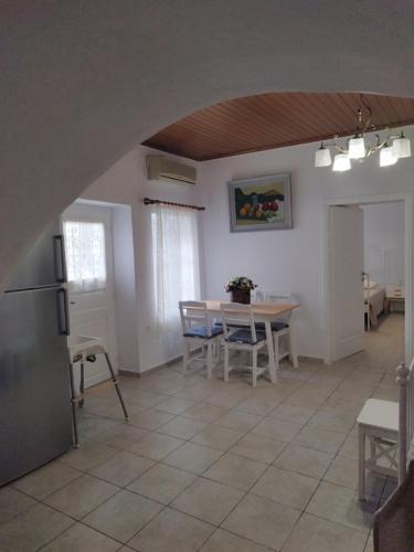 AVGERINOS Naxos